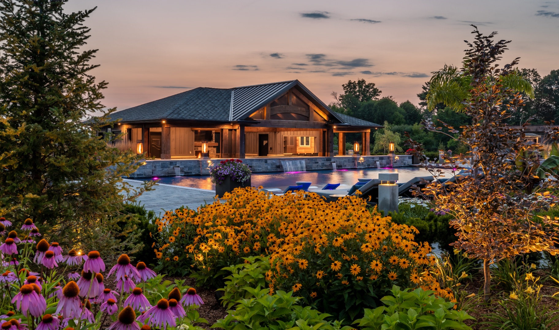 The Grand Haven — luxury landscape in ANCASTER